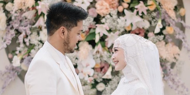 Getting Married During the Pandemic, Influencer Sinta Sri Antan Holds a Simple yet Elegant Wedding