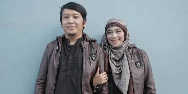 Menikah di Usia 44 Tahun, Inka Christie Rasakan Getaran Saat Pertama Kenal Suami