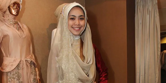 Menikah, Oki Setiana Dewi Tak Dibatasi Suami Menikah, Oki Setiana Dewi Tak Dibatasi Suami