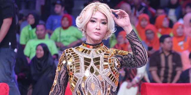 Married for 25 Years, Inul Daratista Admits that her Marriage is Lacking Romance