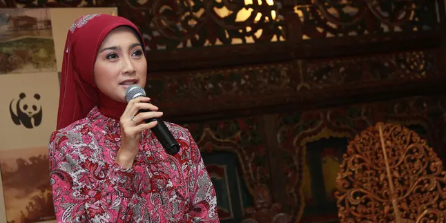 Menjadi Dosen Prioritas Desy Ratnasari Saat Ini Menjadi Dosen Prioritas Desy Ratnasari Saat Ini