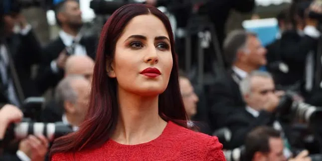 Menjulang, Katrina Mempesona Dengan Heels 20 cm di Cannes 2015 Menjulang, Katrina Mempesona Dengan Heels 20 cm di Cannes 2015