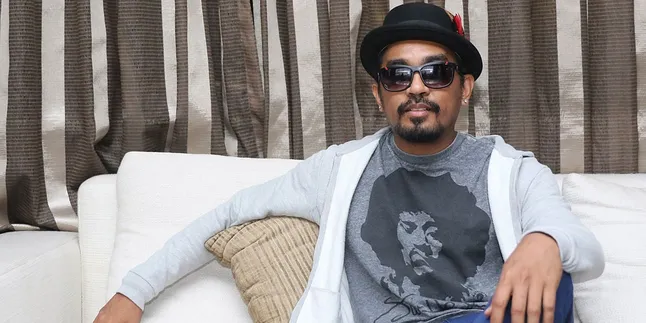 Menyoal Popularitas Lagu-Lagu Cinta Hingga Fase Baru Glenn Fredly Menyoal Popularitas Lagu-Lagu Cinta Hingga Fase Baru Glenn Fredly