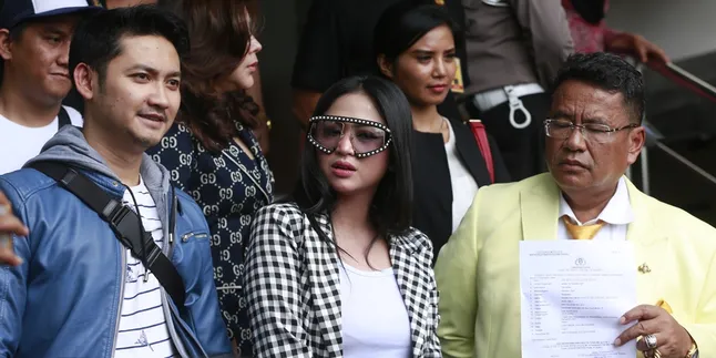 Merasa Dirugikan, Dewi Perssik Laporkan Keponakan Atas Dugaan Pencemaran Nama Baik