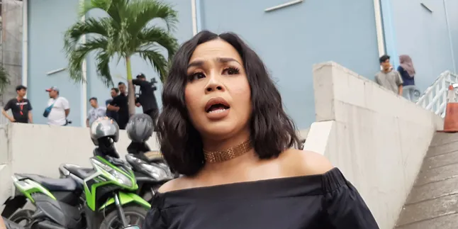 Merasa Dirugikan, Melaney Ricardo Bakal Laporkan Balik Elza Syarief? Merasa Dirugikan, Melaney Ricardo Bakal Laporkan Balik Elza Syarief?