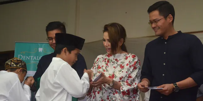 Merasa Kesepian, Nikita Mirzani Buka Bersama Dokter Gigi Tampan