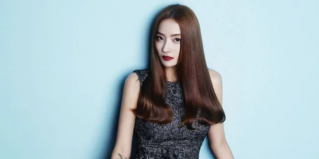 Merasa Lelah, Selca Han Chae Young Ini Tetap Super Cantik