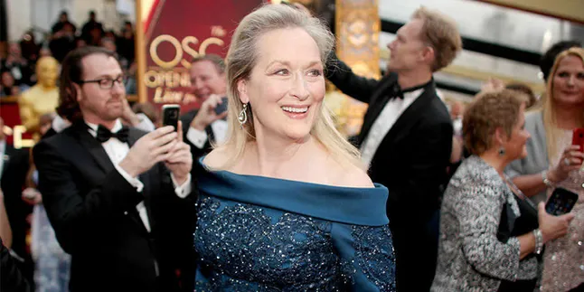 Meryl Streep Mengaku Pernah Dilecehkan Dustin Hoffman Meryl Streep Mengaku Pernah Dilecehkan Dustin Hoffman