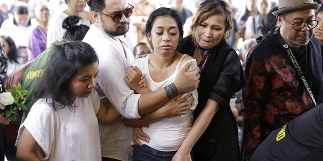 Meski Bersedia Jenazah Putrinya Diautopsi, Karen Pooroe Tak Mau Lihat Pembongkaran Makam