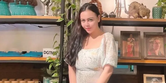 Meski Harus Jatuh Bangun Besarkan Anak Seorang Diri, Ini Keinginan Ratu Rizky Nabila Untuk Buah Hatinya Kelak