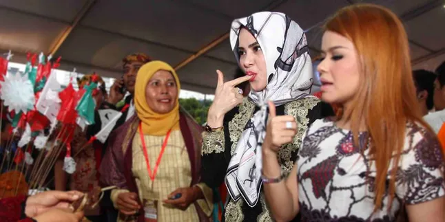 Meski Optimis, Angel Lelga Tetap Penasaran Hasil Pemilu Meski Optimis, Angel Lelga Tetap Penasaran Hasil Pemilu