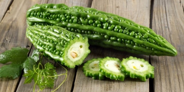 Despite Bitterness, These 8 Unexpected Benefits of Bitter Gourd for Health and Beauty