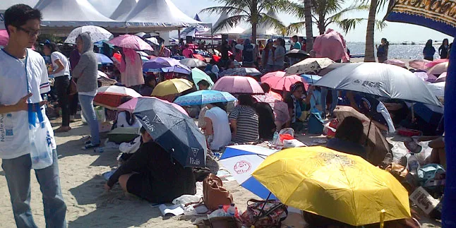 Meski Panas, Fans Super Junior Rela Antri 4 Jam