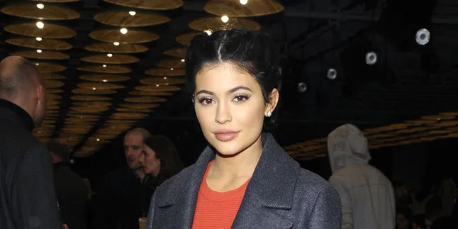 Meski Sedikit Cemas, Kylie Jenner Siap Sambut Kelahiran Anak
