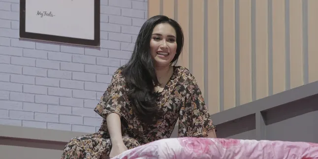 Meski Sibuk, Ayu Ting Ting Tetap Pantau Bilqis untuk Belajar Puasa Meski Sibuk, Ayu Ting Ting Tetap Pantau Bilqis untuk Belajar Puasa