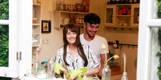 Mesra dengan Tyo, Dara The Virgin Tak Mau Umbar Kisah Asmara