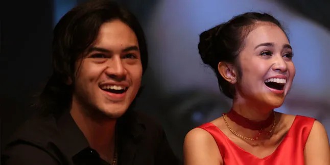 Mesra, Michelle Ziudith Sandarkan Kepala di Bahu Rizky Nazar