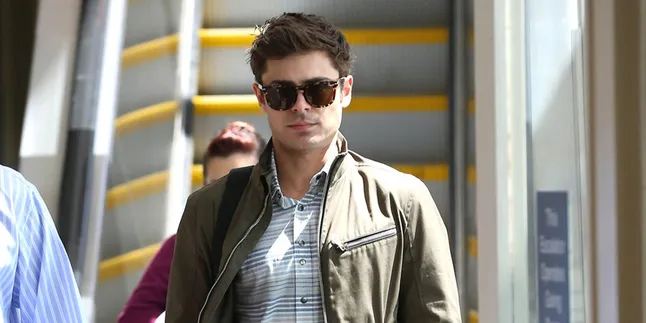 Mesra, Zac Efron Ketahuan Menginap di Rumah Michelle Rodriguez