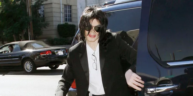 Michael Jackson Sempat Mereplika Diri Sebelum Meninggal Michael Jackson Sempat Mereplika Diri Sebelum Meninggal