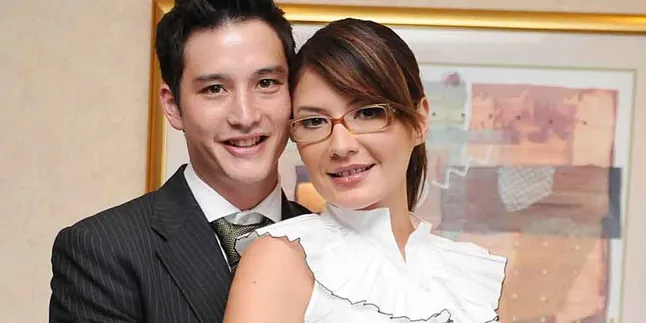 Mike Lewis Liburan Bareng Tamara Bleszynski di Bali? Mike Lewis Liburan Bareng Tamara Bleszynski di Bali?