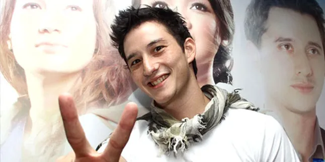 Mike Lewis Tak Takut Nikahi Artis Lagi