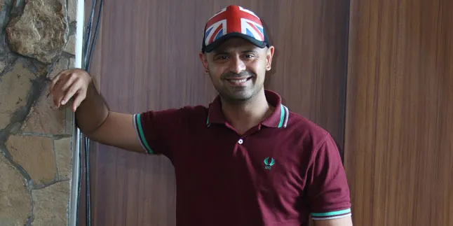 Mike Lucock Kesulitan Tiru Gesture Orang India