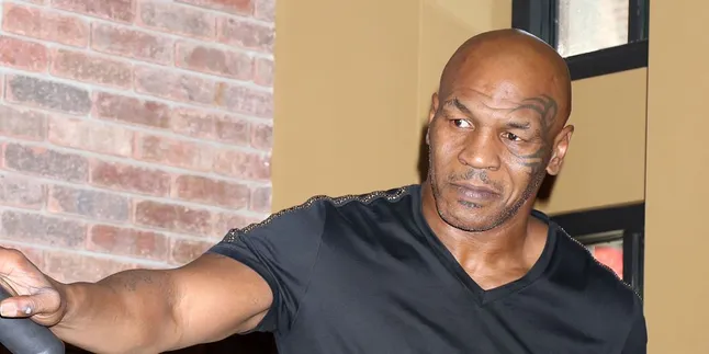 Mike Tyson Geram Jadi 'Sasaran' Telur Pemecah Rekor