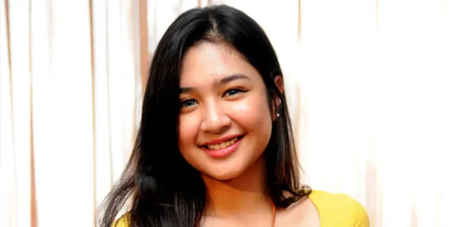 Mikha Tambayong: Narsis Itu Perlu