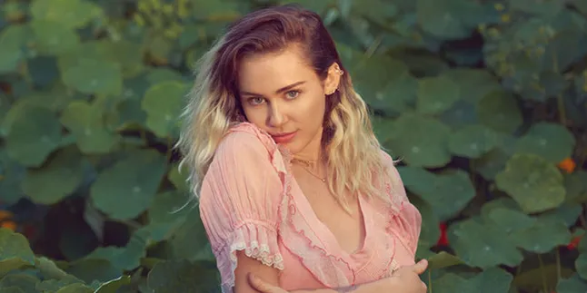 Miley Cyrus: Aku Udah Nggak Pakai Ganja Miley Cyrus: Aku Udah Nggak Pakai Ganja
