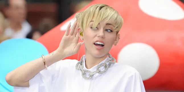 Miley Cyrus Ditawari Rp 12 Miliar Untuk Sutradarai Film Porno