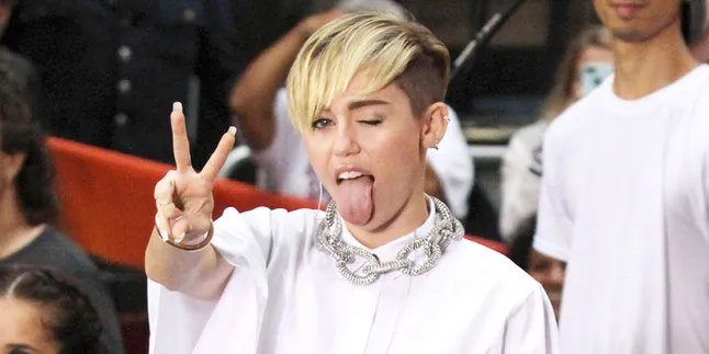 Miley Cyrus Inginkan 20 Juta Followers Twitter!