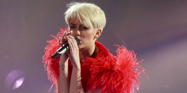 Miley Cyrus Jadi Bahan Mata Kuliah di Kampus?