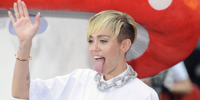 Miley Cyrus Mabuk Saat Rekam Lagu The Beatles