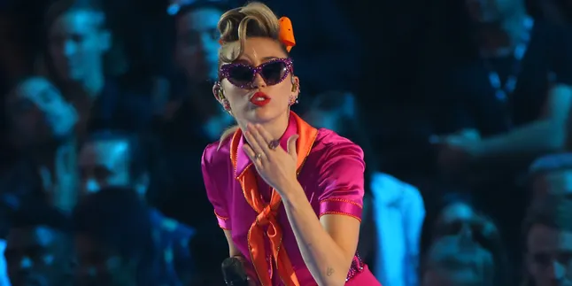 Miley Cyrus Sebut Hannah Montana Sebabkan Luka Parah Pada Jiwanya Miley Cyrus Sebut Hannah Montana Sebabkan Luka Parah Pada Jiwanya