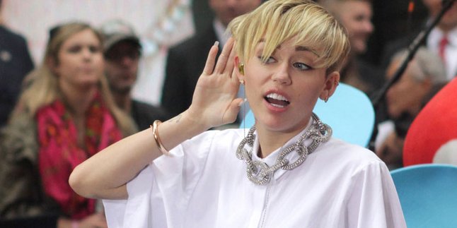 Miley Cyrus Semakin Brutal Mengumbar Kevulgaran