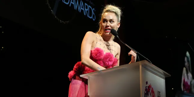 Miley Cyrus Ungkap Rasa Khawatirnya Tentang Britney Spears