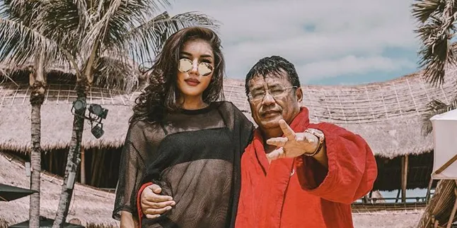 Millendaru Bicara Soal Momen Paling Memalukan, Singgung Pertemuan dengan Hotman Paris Millendaru Bicara Soal Momen Paling Memalukan, Singgung Pertemuan dengan Hotman Paris