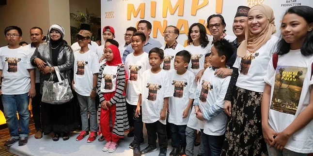 'MIMPI ANAK PULAU' Kisah Nyata Perjuangan Menggapai Asa 'MIMPI ANAK PULAU' Kisah Nyata Perjuangan Menggapai Asa