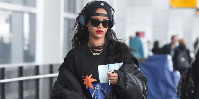 Minim 'Penghasilan', Rihanna Getol Kejar Setoran di Studio