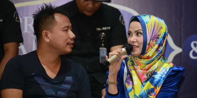 Minta Vicky Prasetyo Introspeksi Diri, Angel Lelga: Keluar dari Rumah Saya Minta Vicky Prasetyo Introspeksi Diri, Angel Lelga: Keluar dari Rumah Saya