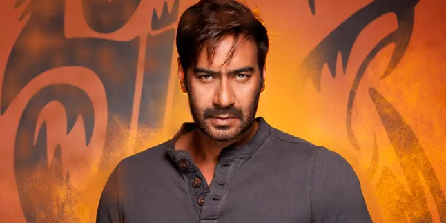 Minum Jus di Pinggir Jalan, Ajay Devgan Sedang Tak Punya Uang?