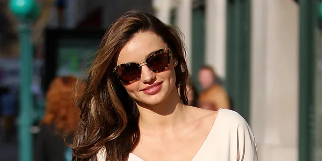 Miranda Kerr Mengalami Kecelakaan Mobil