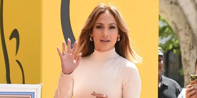 Mirip! Wanita Bertubuh Gempal Ini Sering Dikira Jennifer Lopez