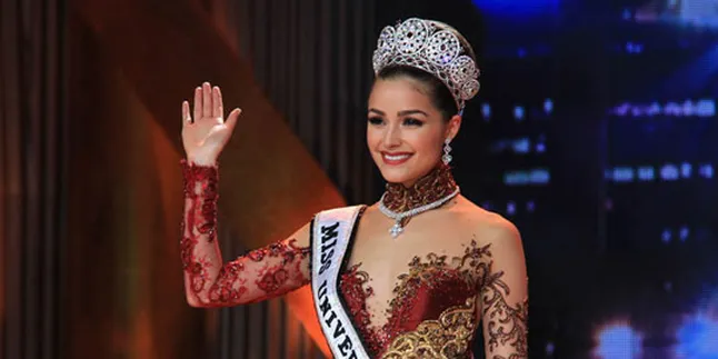 Miss Universe 2012 Hadiri Malam Charity Untuk Penderita Kanker