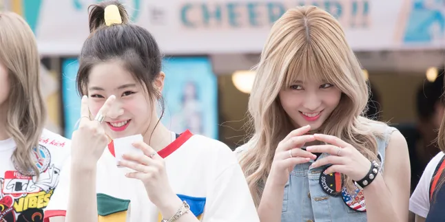 Mobil Diikuti Orang Tak Dikenal, Momo dan Dahyun TWICE Terpaksa Hentikan Siaran Live Mobil Diikuti Orang Tak Dikenal, Momo dan Dahyun TWICE Terpaksa Hentikan Siaran Live