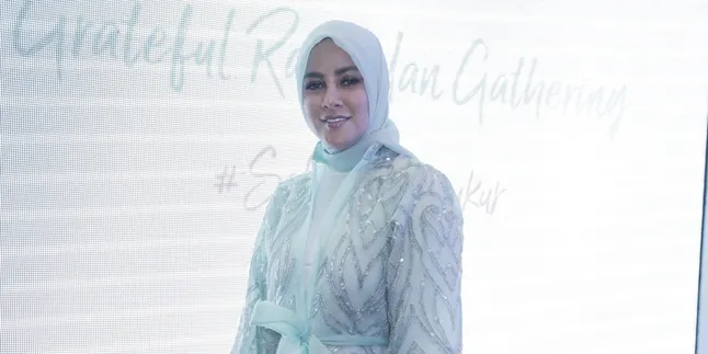 Mobil Ditabrak Driver Taksi Online, Olla Ramlan Malah Beri Uang ke Pelaku