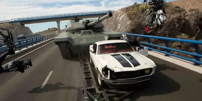 Mobil? 'FAST & FURIOUS 6' Hadirkan Tank Baja Mobil? 'FAST & FURIOUS 6' Hadirkan Tank Baja
