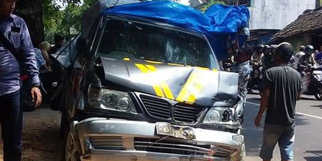 Police Patrol Car in Malang Hits 7 Vehicles and Injures 4 Victims, Driver's Physical and Mental Health Examined