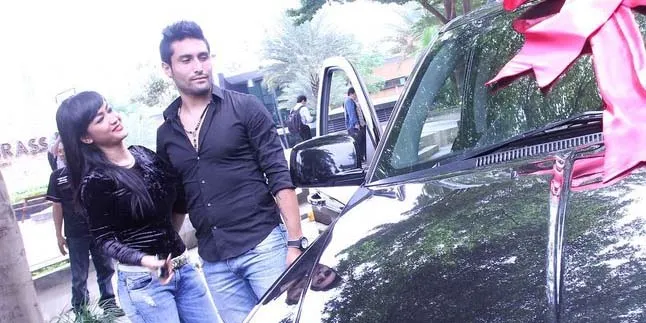 Mobil SUV, Kado Natal Jupe Untuk Gaston Castano