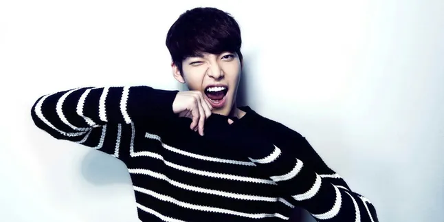 Model Ganteng & Jago Akting, Kim Woo Bin Rekaman OST 'TWENTY' Model Ganteng & Jago Akting, Kim Woo Bin Rekaman OST 'TWENTY'